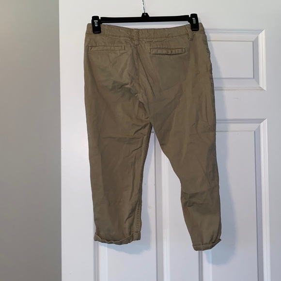 l.e.i Khaki Capris - Picture 2 of 3